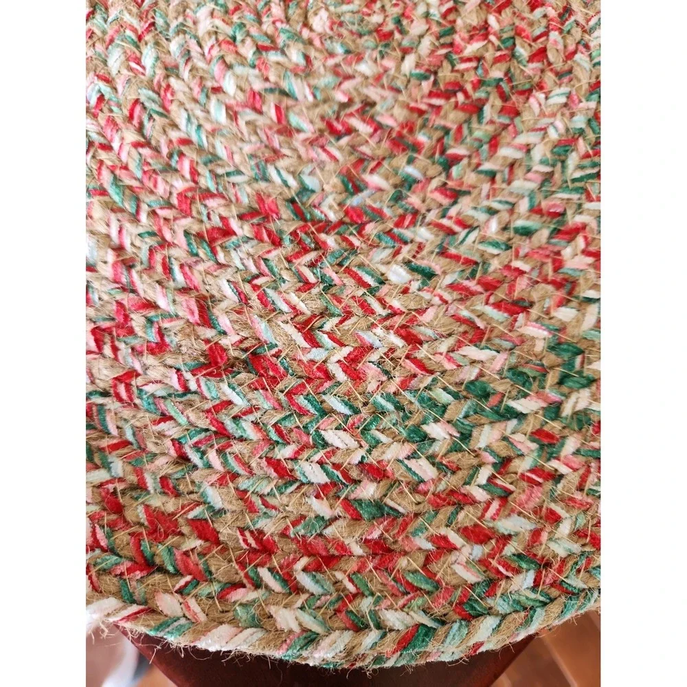 4 Folk Art red green cream Country Farmhouse Braided Placemats 15